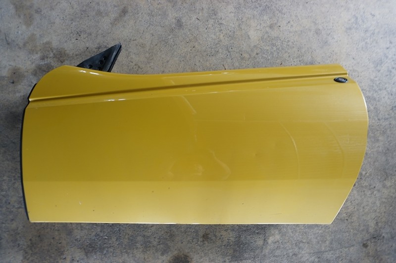 Alfa Romeo GTV Spider 916 Türe schwarz links gelb metal