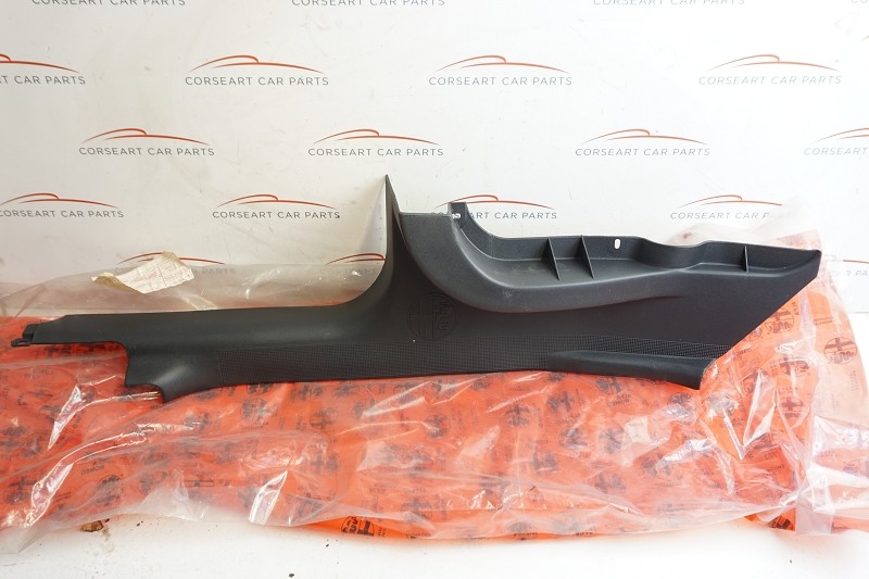 150488061 Alfa Romeo 146 Schweller Verkleidung links mit Log