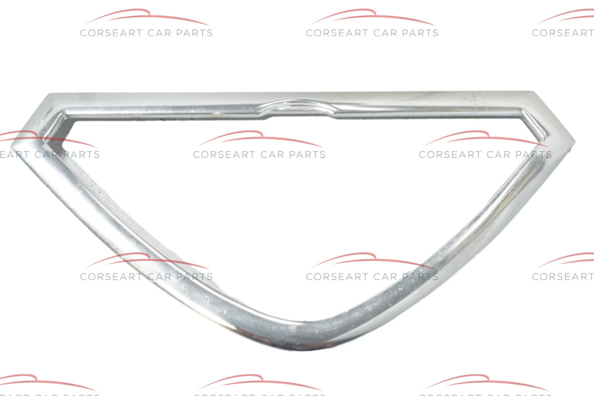 60525413 Alfa Romeo 33  Grille / Scudetto Chrome