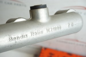 9950173 / 1421801 Alfa Romeo 164 3.0 BENDIX Hauptbremszylinder