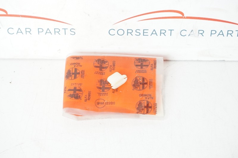 60812301 Alfa Romeo 145 Klemmstück  box