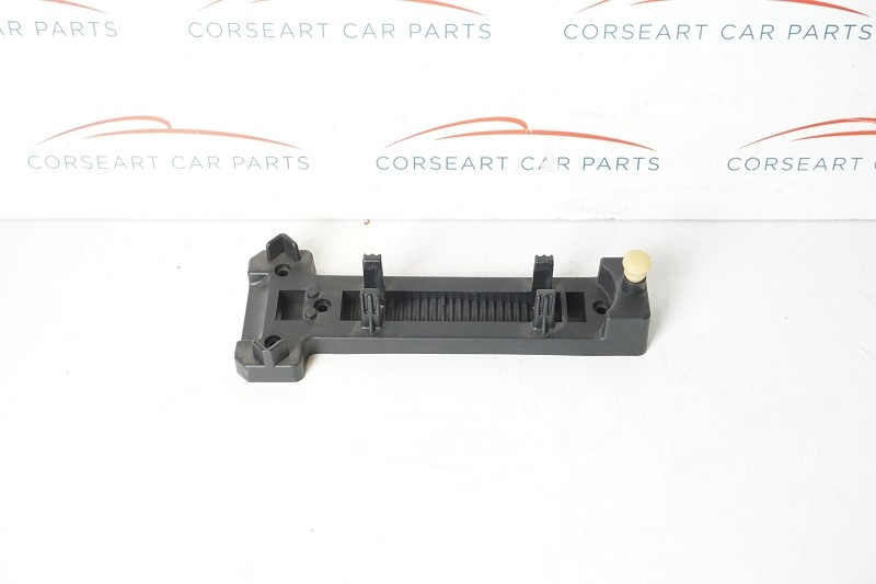 Alfa Romeo Plastik Halter