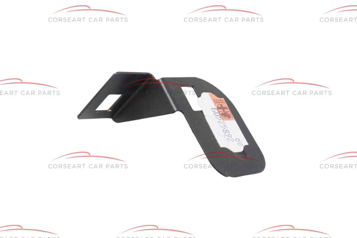 605258920  Alfa Romeo / Holder