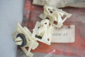 60593404  Alfa Romeo 145 Befestigungs Klip Dachleisten