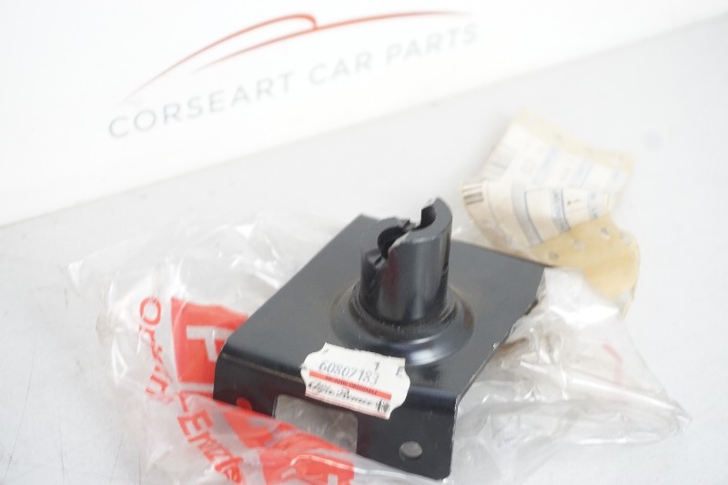 60807183 Alfa Romeo 155 Turbo, Halter für Armlehne