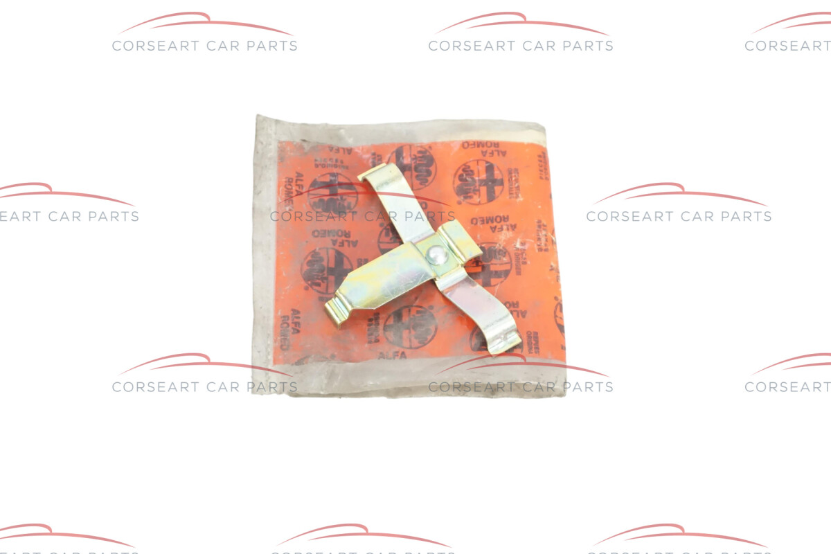 60750774 Alfa Romeo 33 Halter Bremsbelag vorne