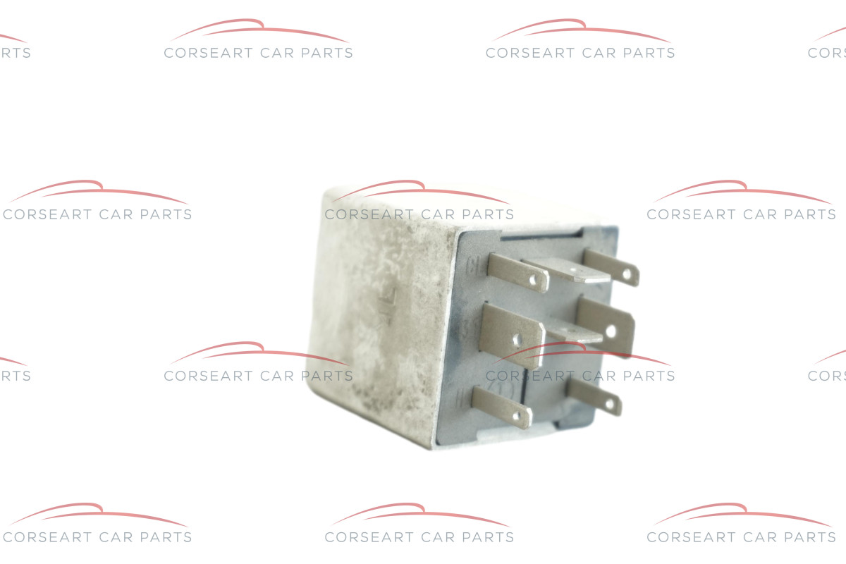 Fiat Lancia A727 12 V 465 Relais weiß