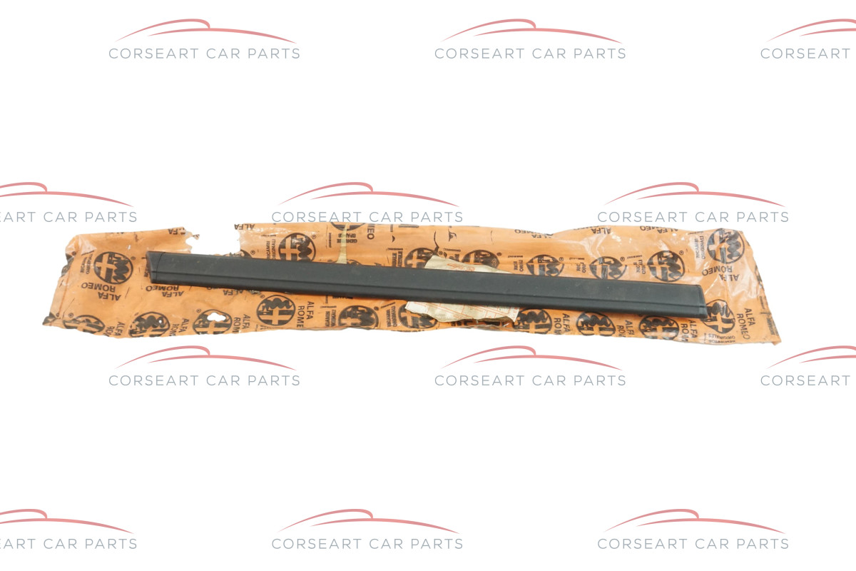 538046 Alfa Romeo Alfasud / Sprint Leiste hinten rechts