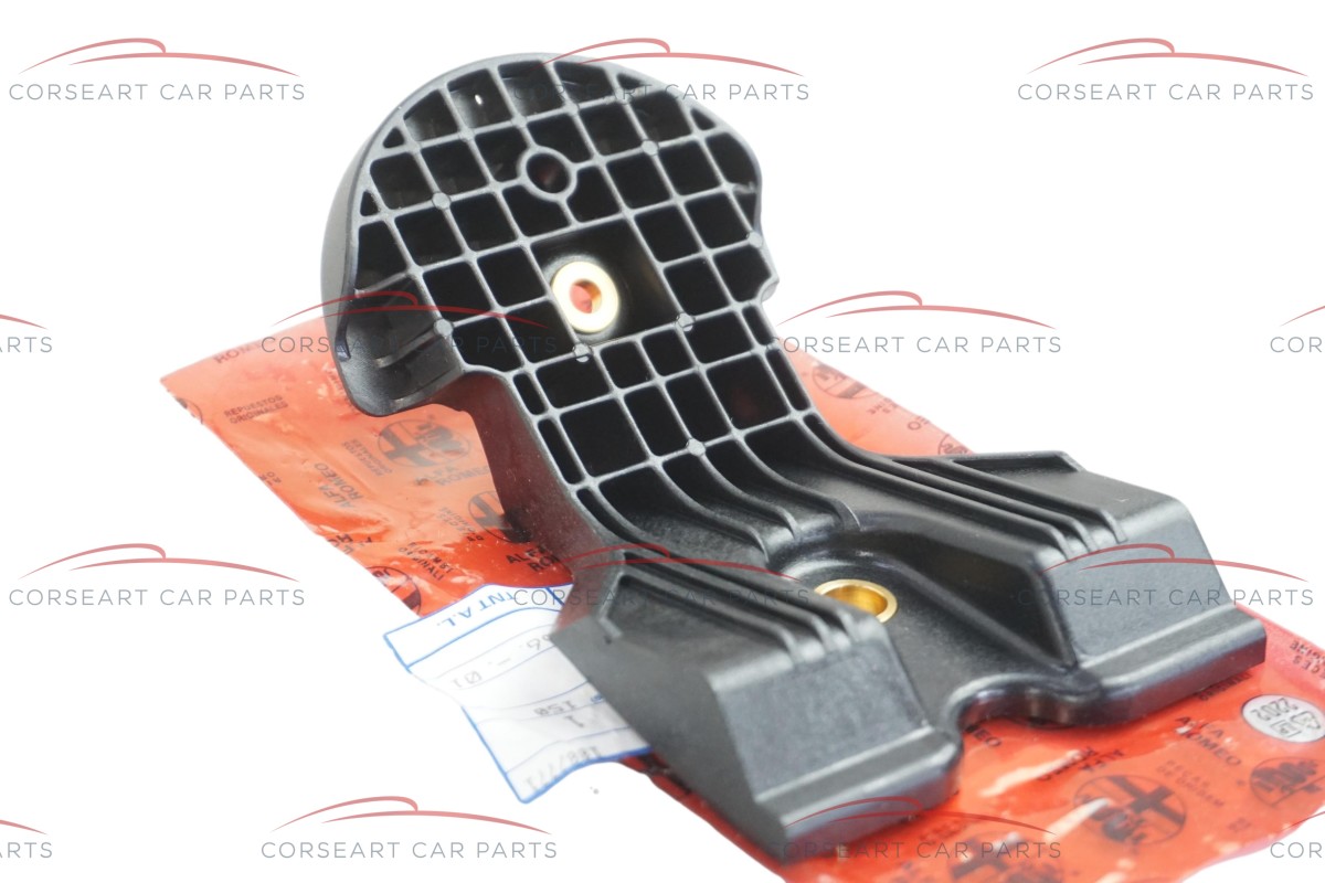 46827800 Alfa Romeo 147 Halterung für Emblem Motorhaube