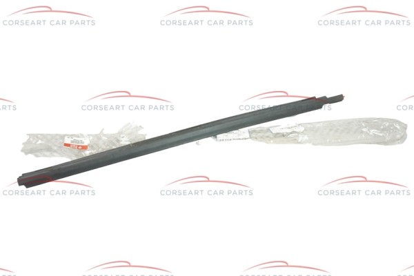 91403558 Alfa Romeo 166 Front Exterior Window Seal Gasket RH