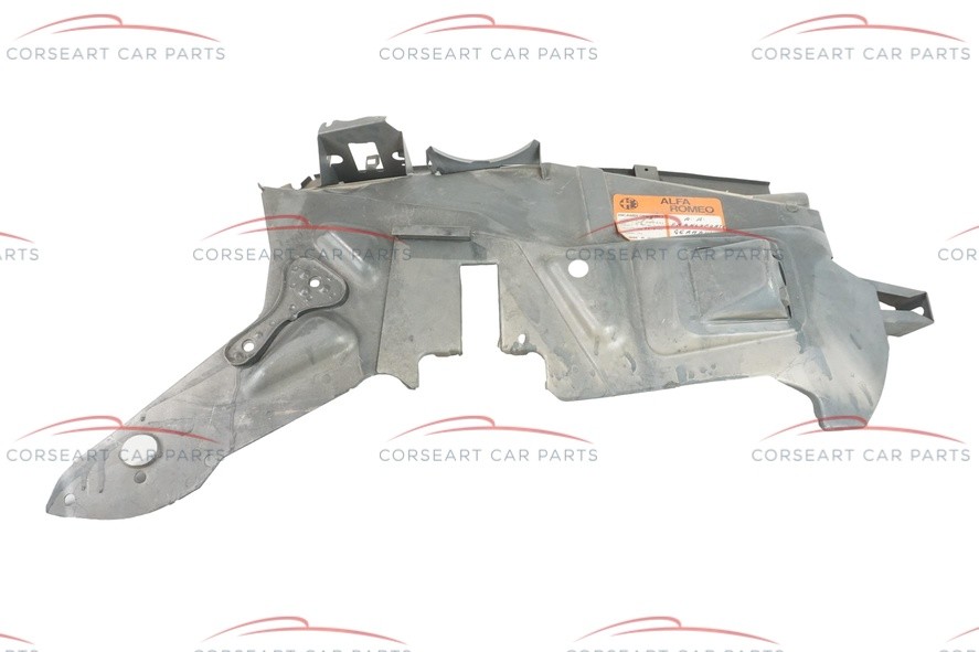 105415009300 Alfa Romeo Berlina 1750 105 Stehblech vorne lin