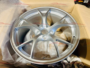 156113577 + 156113557 Alfa Romeo Giulia QV Quadrifoglio Trofeo Felgen NEU (silber, 3-Schicht Lackierung)