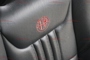 Alfa Romeo 159 939 (ti) drivers seat leather black with red stitching