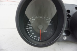 Speedometer 3rd Series with red lights