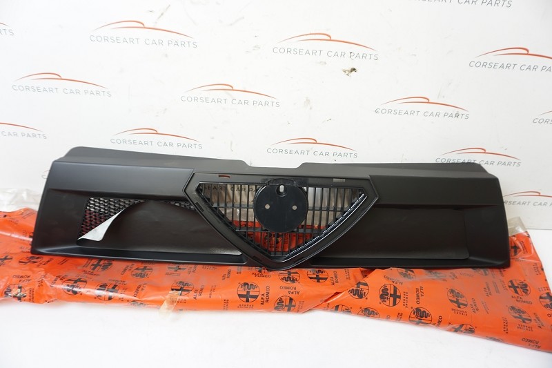Alfa Romeo 75 Grille Scudetto black
